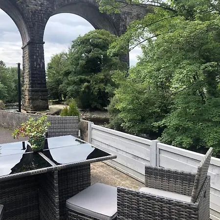 Labernum Cottage, Ingleton, Yorkshire Dales National Park, Famous Three Peaks, Near The District, Pets Are Welcome