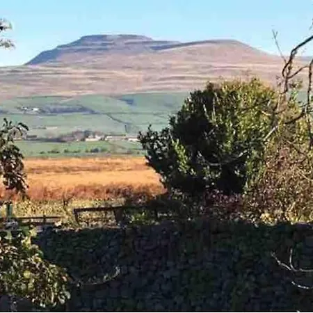 Labernum Cottage, Ingleton, Yorkshire Dales National Park, Famous Three Peaks, Near The District, Pets Are Welcome Dom wakacyjny