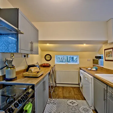 Labernum Cottage, Ingleton, Yorkshire Dales National Park, Famous Three Peaks, Near The District, Pets Are Welcome *