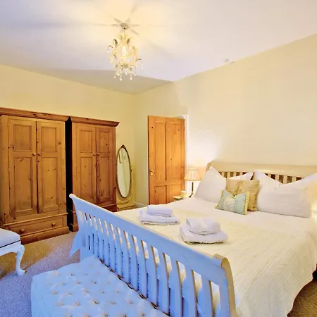 Labernum Cottage, Ingleton, Yorkshire Dales National Park, Famous Three Peaks, Near The District, Pets Are Welcome