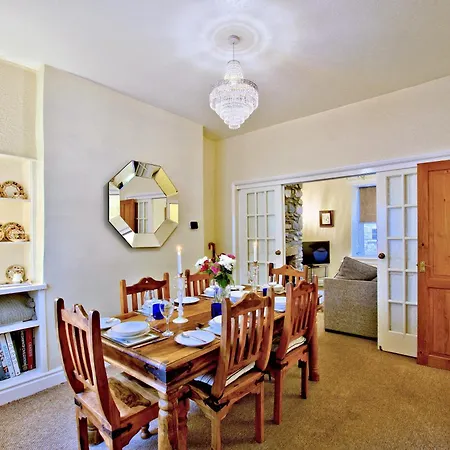 Laburnum Cottage, Ingleton Village Centre, Yorkshire Dales, Near Lake District, Pet Friendly, Off Road Parking Holiday home *