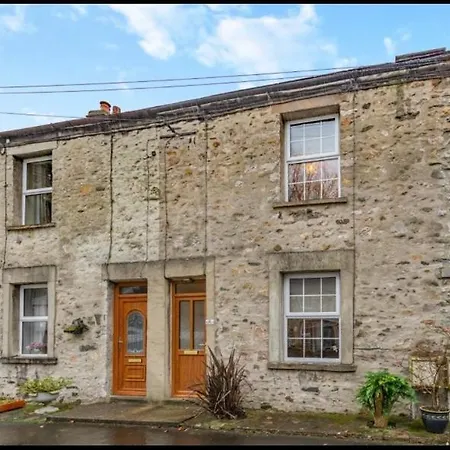 Laburnum Cottage, Ingleton Village Centre, Yorkshire Dales, Near Lake District, Pet Friendly, Off Road Parking Ingleton (North Yorkshire)