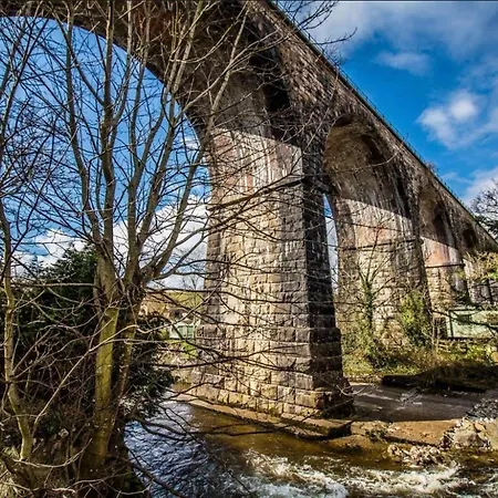 Holiday home Laburnum Cottage, Ingleton Village Centre, Yorkshire Dales, Near Lake District, Pet Friendly, Off Road Parking *