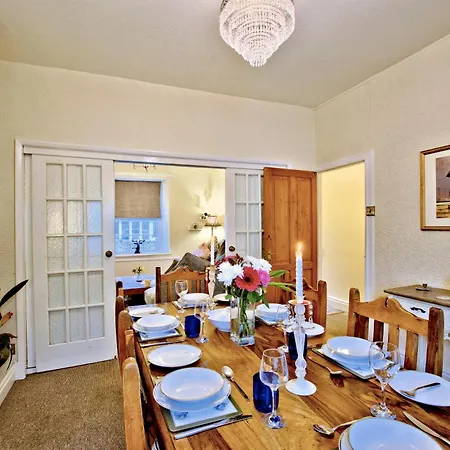 Labernum Cottage, Village, Yorkshire Dales National Park, Famous Three Peaks, Near The District, Pets Are Welcome, Direct Parking In Front Of The & Guest Parking بيت للعطل