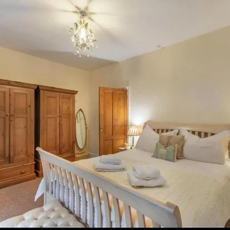 Labernum Cottage, Village, Yorkshire Dales National Park, Famous Three Peaks, Near The District, Pets Are Welcome, Direct Parking In Front Of The & Guest Parking بيت للعطل إنغيلتون